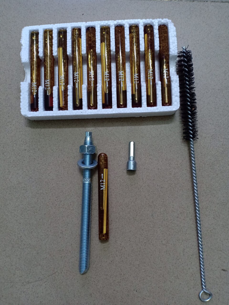 TR HC M12x160